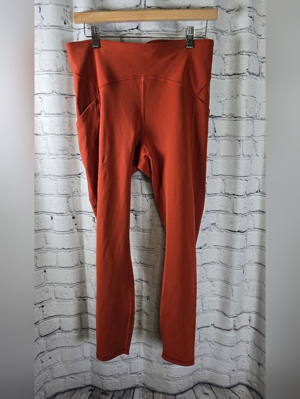 Lululemon Power Thru‎ High-Rise Leggings Size 10